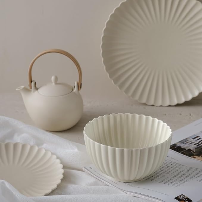 WENSHUO Daisy Dinner Plates Set of 6, 10.5-inch Round, Matte Crème