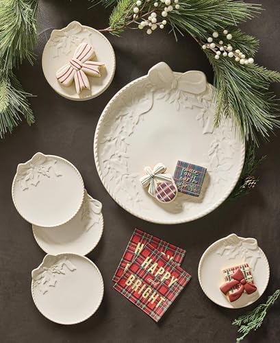 Santa Barbara Design Studio Christmas Appetizer Plates - Set of 4 Ceramic Dessert Plates, 6" Diameter, Embossed White Wreath - Image 2