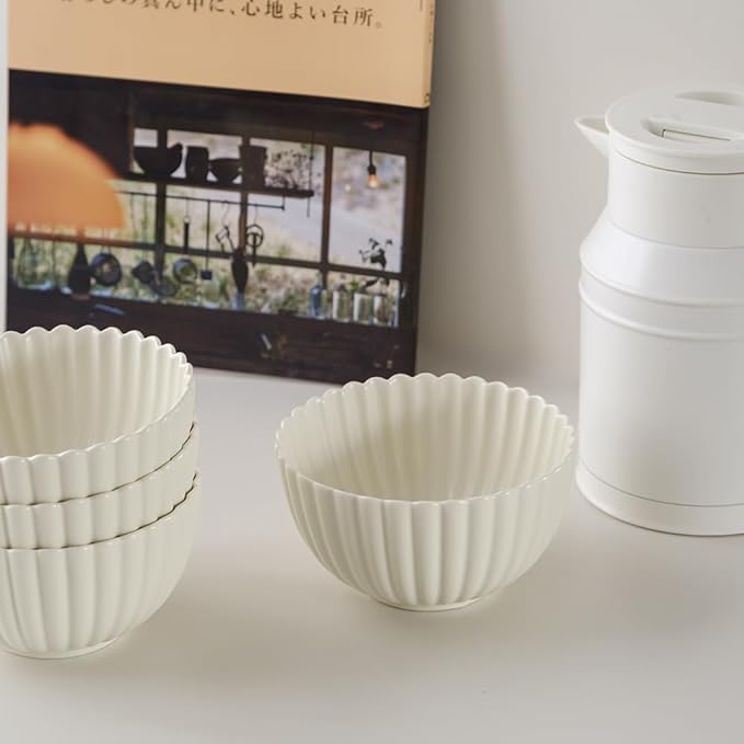 WENSHUO Flower-Shaped Daisy Bowl Set, 5.5-Inch, 17oz Matte Crème - Pack of 4 (Matte Crème)