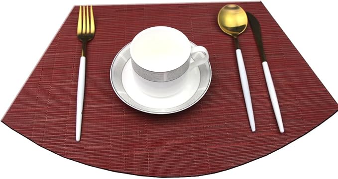 Wedge Placemats for Round Dining Table Woven Vinyl Easy Wipe Plastic Non Slip Table Mats Set of 6（Red）