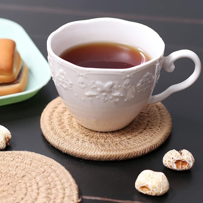 4 Pack Oval Woven Placemats and Set of 4 Round Fabric Coasters, Cotton Braided Tablemat Set, Heat-Resistant Pot Holders, 11.5 * 15.8'' Washable Plate Chargers for Christmas Table Decoration