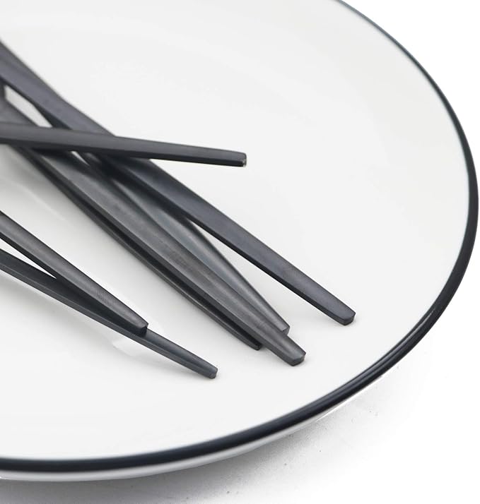 JASHII 32-Piece Tableware Set Stainless Steel Flatware Set with Coffee Spoon Long Handle Spoon Premium Cutlery Service for 4 Satin Finish Utensils for Home (Black)
