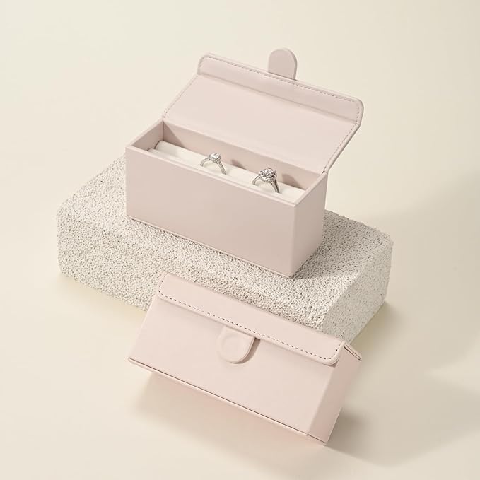 Oirlv Travel Rings Organizer Case in Blush Pink, Premium Leather & Soft Velvet Portable Jewelry Box, Secure Compact Holder for Women‘s Travel, Gym & Daily Organization (Holds 6-8 Rings)