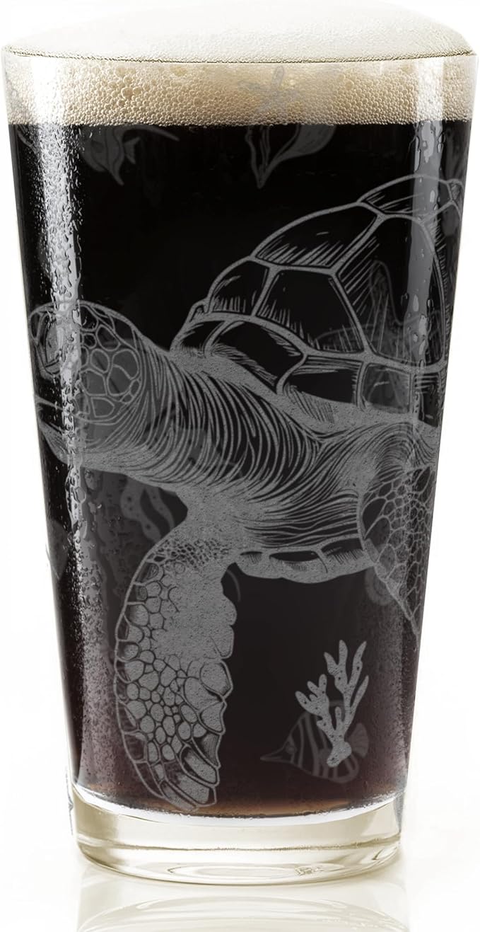 SEA TURTLE Engraved Beer Pint Glass | Great Nautical Drinking Gift Idea for Ocean Marine Enthusiasts Divers Sea Creatures