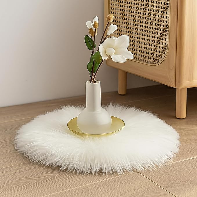 Round Fur Placemats Set of 2, Washable Faux Fur Fluffy Table Place Mats Decor for Home Table Dresser Party Decoration Table Runner (17.7 inch, White)