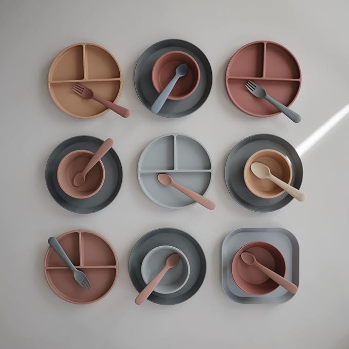 mushie Round Dinnerware Plates for Kids | Made in Denmark, Set of 2 (Smoke)