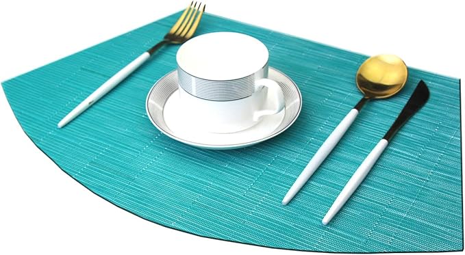 Wedge Placemats for Round Kitchen Table Woven Vinyl Easy Wipe Plastic Non Slip Table Mats Set of 6（Blue）