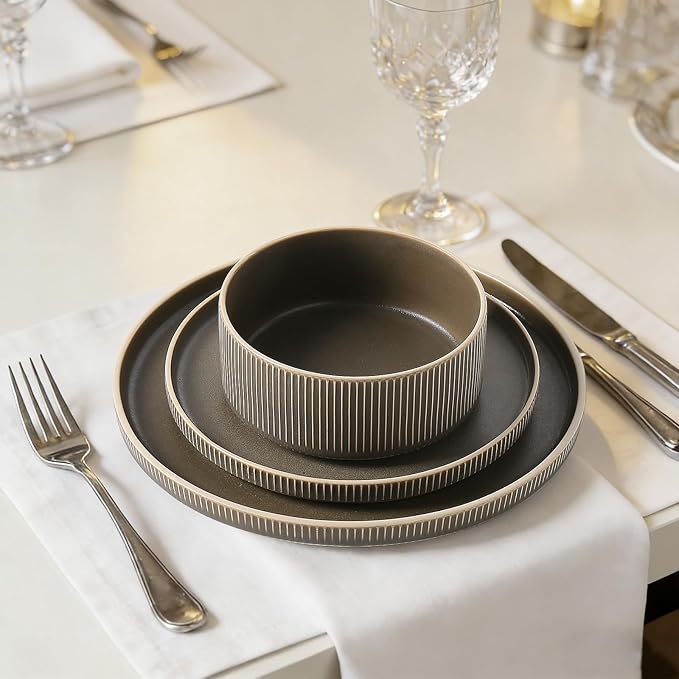Dinnerware Set Service for 6, 18-Piece Ceramic Plates and Bowls Set, Chip & Scratch Resistant, Microwave and Dishwasher Safe, Modern Minimalist Tableware for Everyday Use, Matte Green
