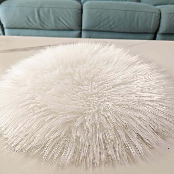 Round Fur Placemats Set of 2, Washable Faux Fur Fluffy Table Place Mats Decor for Home Table Dresser Party Decoration Table Runner (17.7 inch, White)