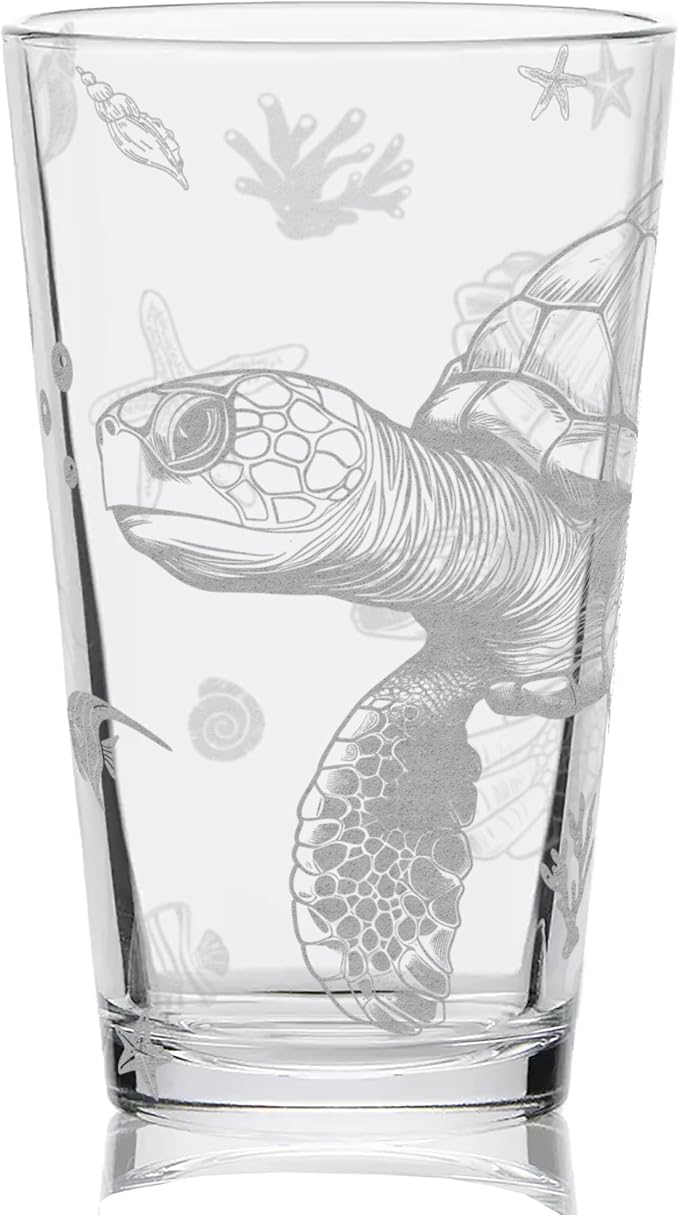 SEA TURTLE Engraved Beer Pint Glass | Great Nautical Drinking Gift Idea for Ocean Marine Enthusiasts Divers Sea Creatures