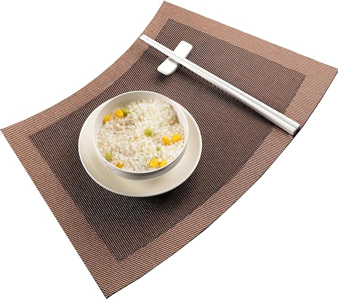 Wedge Shape Placemats for Round Dinner Table Woven Vinyl Wipe Clean Non Slip Plastic Table Mats Set of 4（Brown）