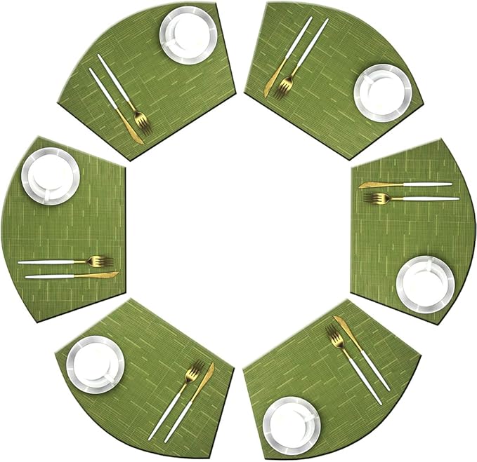 Wedge Placemats for Round Table Woven Vinyl Easy Wipe Plastic Non Slip Table Mats Set of 6（Green）