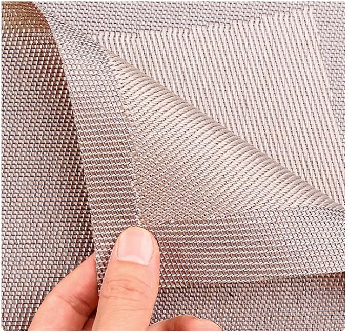 Wedge Placemats for Round Dinner Table Woven Vinyl Wipe Clean Non Slip Plastic Table Mats Set of 6（Champagne）