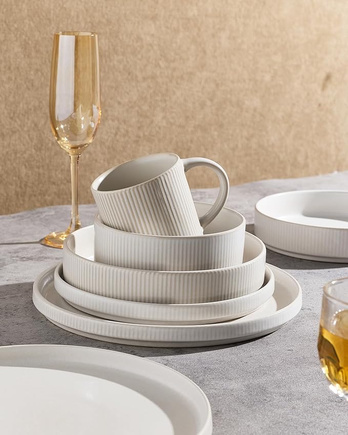 famiware Star Plates and Bowls Sets, Modern Stoneware Dinnerware Sets for 6, 18-Piece Kitchen Dish Set - Chip and Scratch Resistant, Microwave and Dishwasher Safe Tableware, Matte White