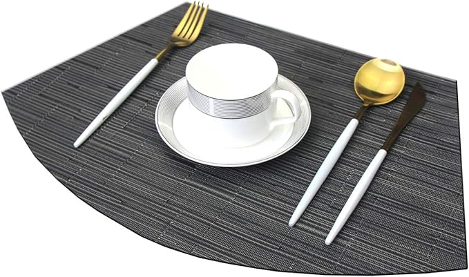 Wedge Placemats for Round Table Woven Vinyl Heat Resistant Washble Easy Clean Table Mats Set of 6（Black）