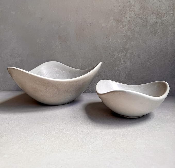Wavy Concrete Bowl, Minimalist Key Bowl, Modern Cement Bowl, Entrway Catchall, Home Decor for Coffee Table, Jewlery Dish, Air Plant Holder, Small Stone Bowl (Small)