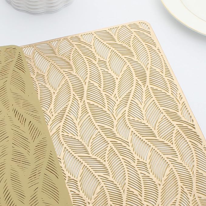 Evevda Gold Rectangle Vinyl Placemats for Dinner Table Set of 6 Wipeable 6Pcs Table Mats Metallic Plastic Place Mats for Wedding Annersary Dinner Table Decoration Mats(17.9x11.8inch/45.5x30cm)
