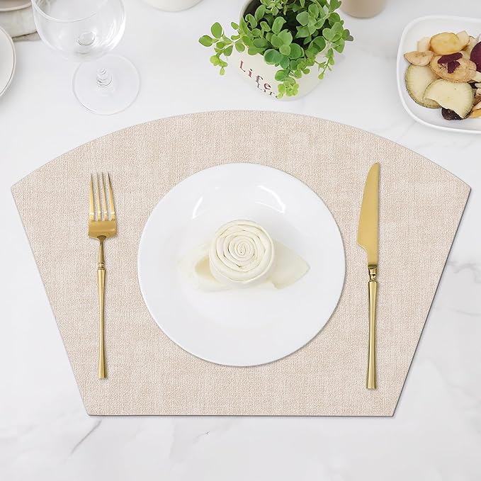 Homaxy Round Table Placemats Set of 4, Washable Wedge Shaped Faux Leather Table Mats, Wipeable Kitchen Dinner Place Mats for Indoor Outdoor, Beige