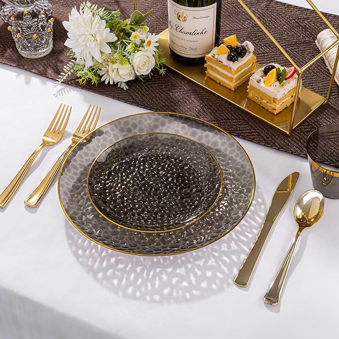 DaYammi 100 Pcs Black Gold Plastic Plates - 10 inch Clear Black Gold Dinner Plates - Hammer Pattern Design - Fancy Disposable Plate - Heavy Duty Party Plate Ideal for Party and Wedding