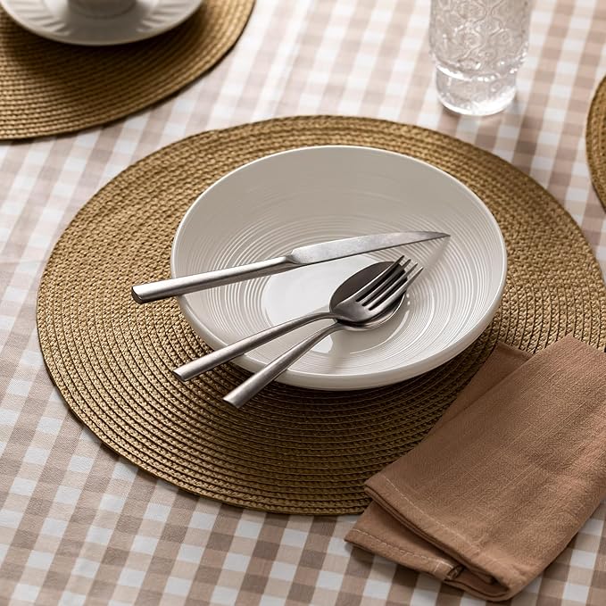 Round Placemats Set of 12 Plastic Woven Placemats Washable Wipeable Table Mats for Dining Table Heat Resistant Non-Slip Circle Place Mats (Tan)