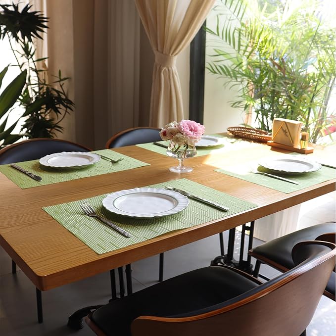 Placemats Set of 4,Heat Resistant Non-Slip Table Mats,Place mats for Dining Table,Washable Durable PVC Vinyl Woven Placemat（Pea Grean）