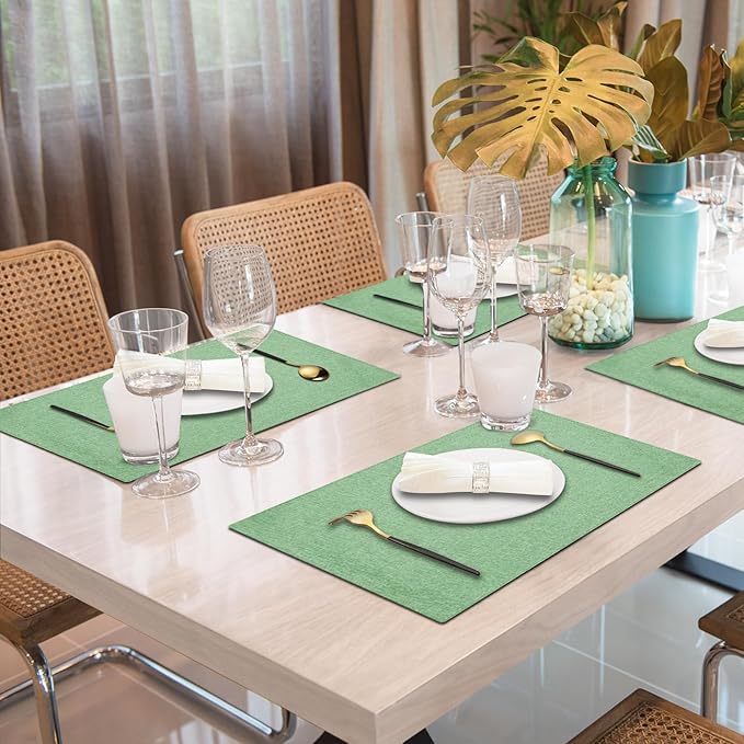 Cloth Placemats Set of 4, Cotton Linen Blend Machine Washable Double Layered Durable Place Mats Heat Resistant Placemats Wrinkle Free Thick Fabric Dining Table Mats (Light Green, 4)