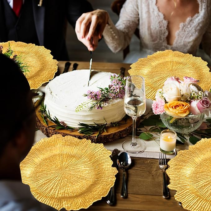 LIYH 8 Pcs Gold Charger Plates 13'' Plastic Round Chargers Plates Reusable Wedding Dinner for for Table Setting Wedding Party Decoration