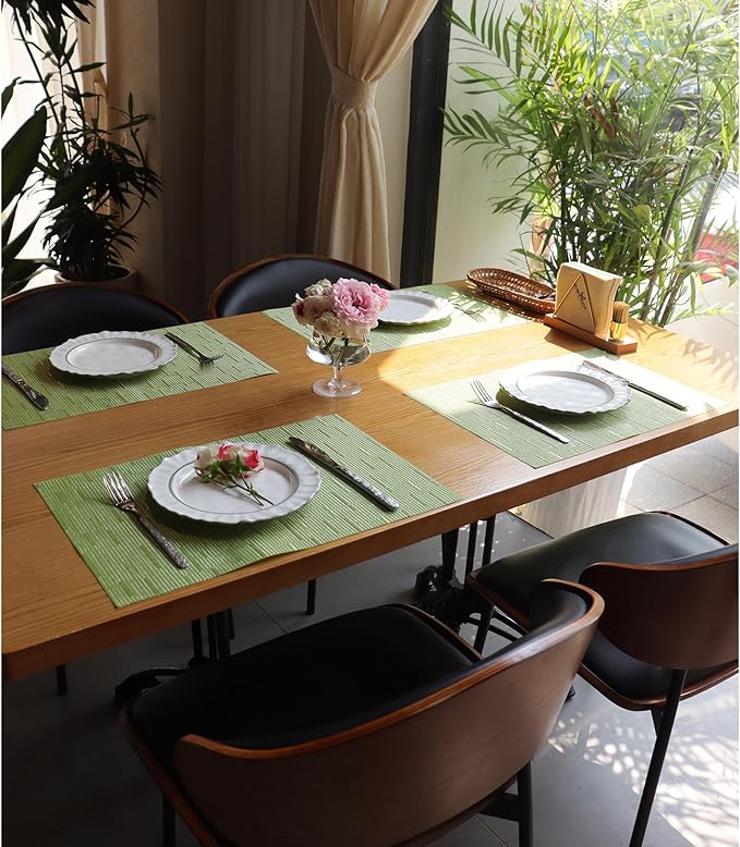 Placemats Set of 4,Heat Resistant Non-Slip Table Mats,Place mats for Dining Table,Washable Durable PVC Vinyl Woven Placemat（Pea Grean）