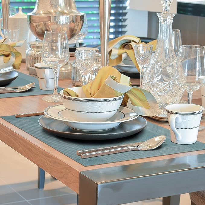 Winknowl Placemats Set of 4, Washable Vinyl Woven Placemats, Heat Resistant & Wipeable Table Mats for Kitchen Dining Table (Sky Blue)