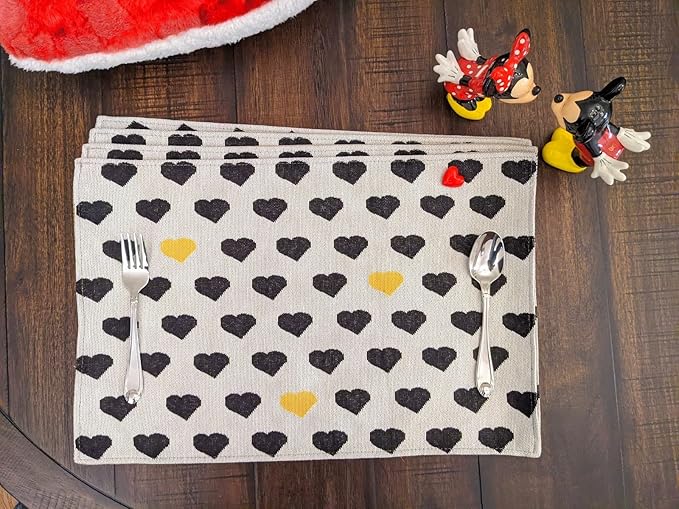 DaDa Bedding Woven Tapestry Heart Placemats – Set of 4 – Black & Gold Heart Pattern Table Mats for Dining Room – Rustic Farmhouse Valentine’s Day Decor & Everyday Kitchen Table Setting – 13" x 19"