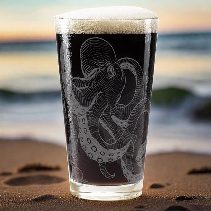 OCTOPUS Engraved Beer Pint Glass | Great Nautical Drinking Gift Idea for Ocean Marine Enthusiasts Divers Sea Creatures