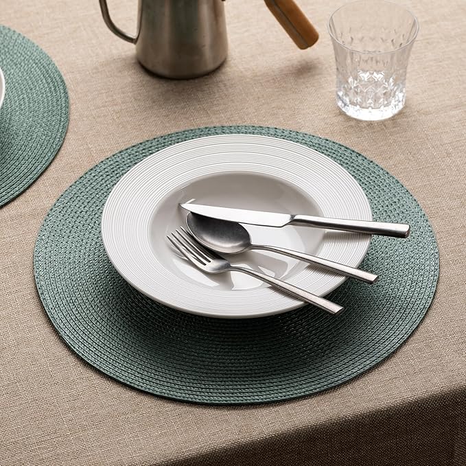 Round Placemats Set of 8 Plastic Woven Placemats Washable Wipeable Table Mats for Dining Table Heat Resistant Non-Slip Circle Place Mats (Dusk Green)