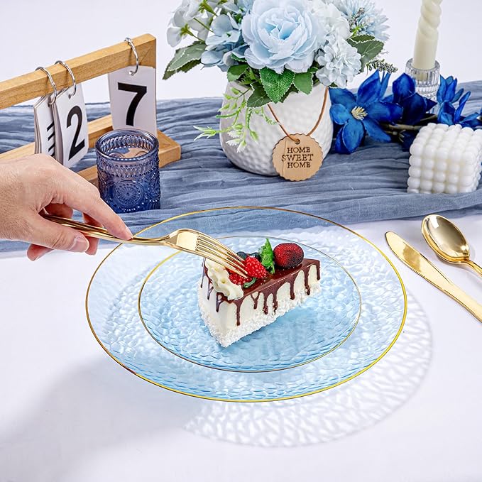 DaYammi 100PCS Blue and Gold Plastic Plates - 10 inch Clear Blue Gold Dinner Plates - Hammer Pattern Design - Fancy Disposable Plates - Heavy-Duty Party Plate for All Occasions