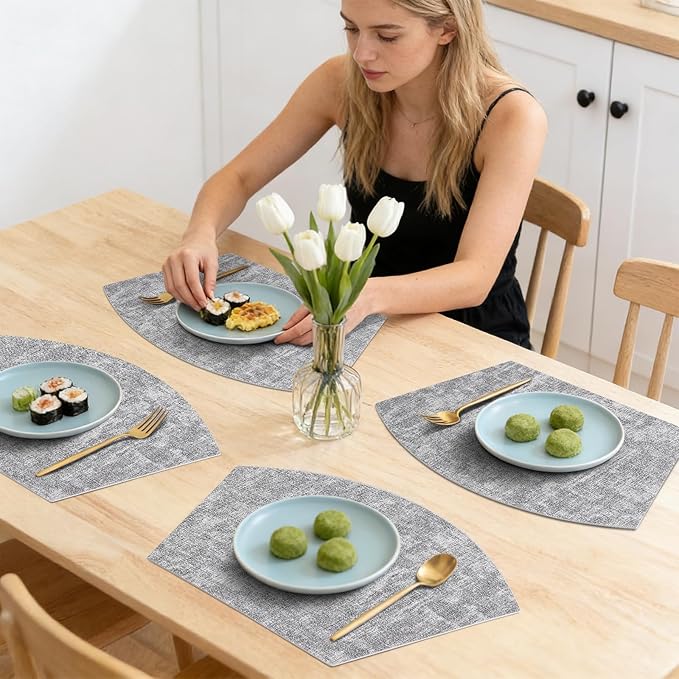 Homaxy Round Table Placemats Set of 6, Washable Wedge Shaped Faux Leather Table Mats, Wipeable Kitchen Dinner Place Mats for Indoor Outdoor, Light Grey